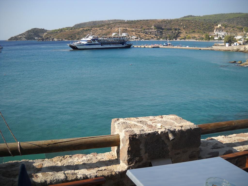 Argo Hotel Aegina Bagian luar foto