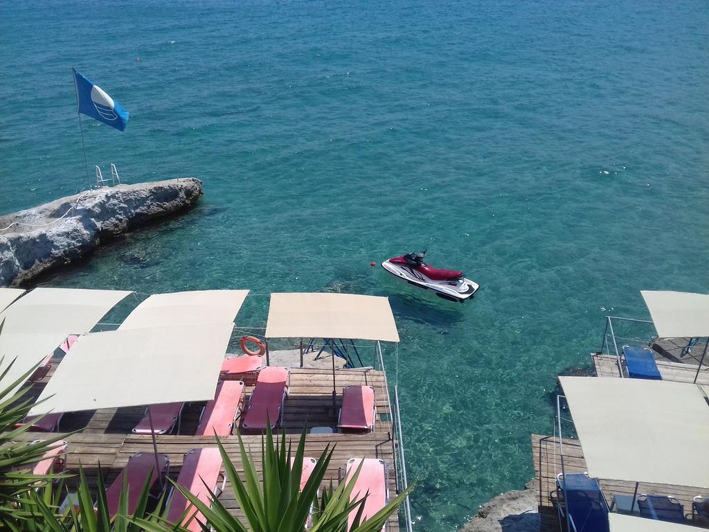 Argo Hotel Aegina Bagian luar foto